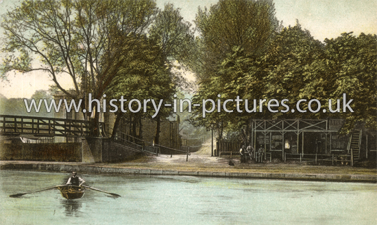 C river london Joan Carlisle